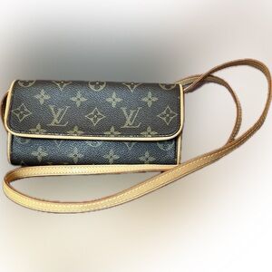 Louis Vuitton Monogram Pochette Twin PM
